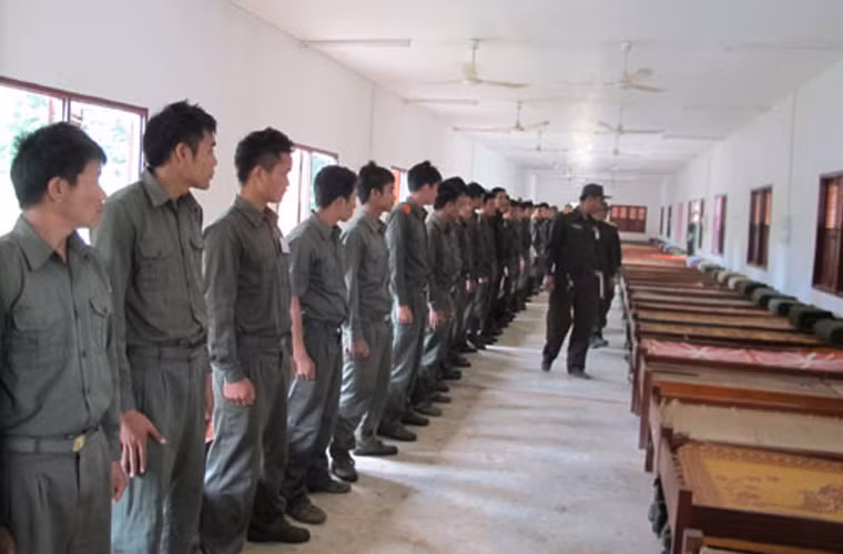 Ở Lào thực hiện luật nghĩa vụ quân sự bắt buộc, thời gian phục vụ tối thiểu 18 tháng. Ảnh: QĐND
