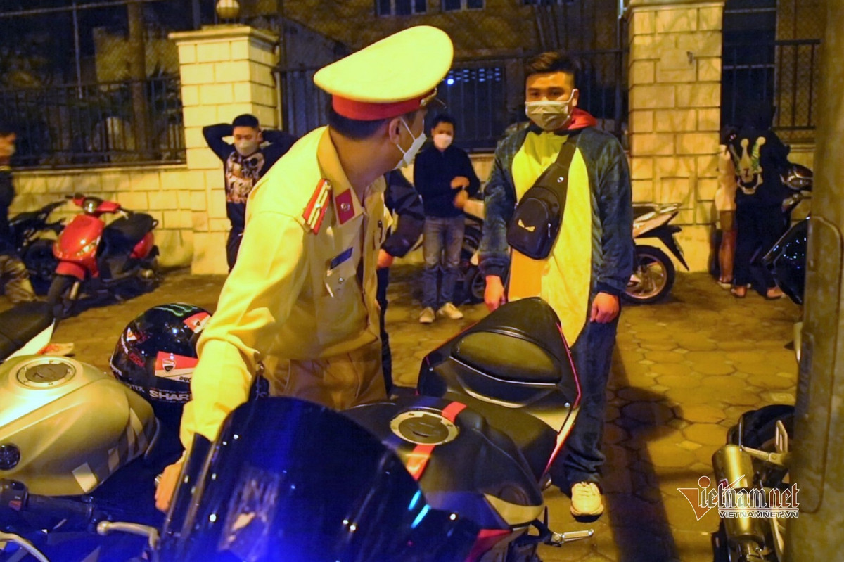 Nhom TikToker “khung long xanh” do po no nhu sam-Hinh-8