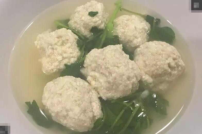 àm súp đậu hũ rong biển mừng sinh nhật nhưng cứ thấy sao sao.