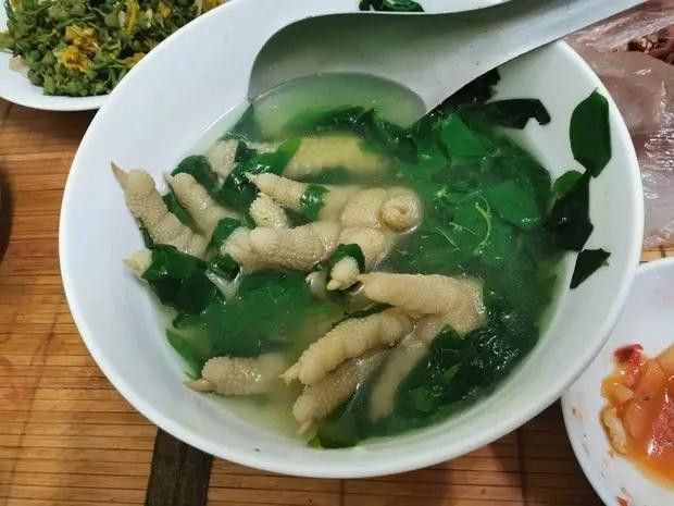 m nấu canh như này đã đủ tiêu chuẩn để lấy chồng chưa mấy người?!