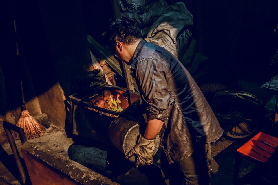 Me man voi quan ca phe rang cui co tuoi doi tram nam-Hinh-8