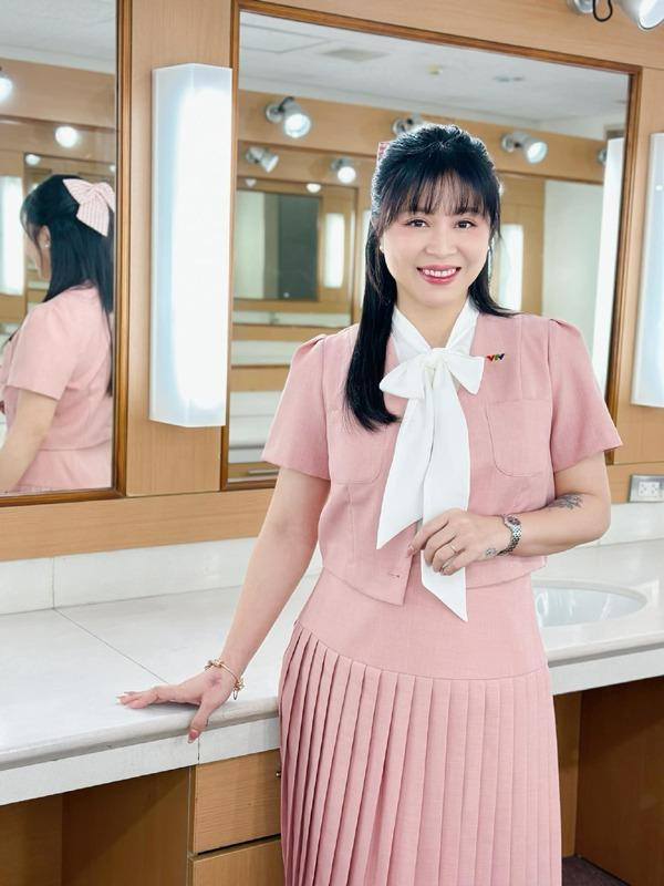 í quyết giảm cân của MC Hoàng Linh chính là chăm sóc con nhỏ và công việc ở nhà đài.