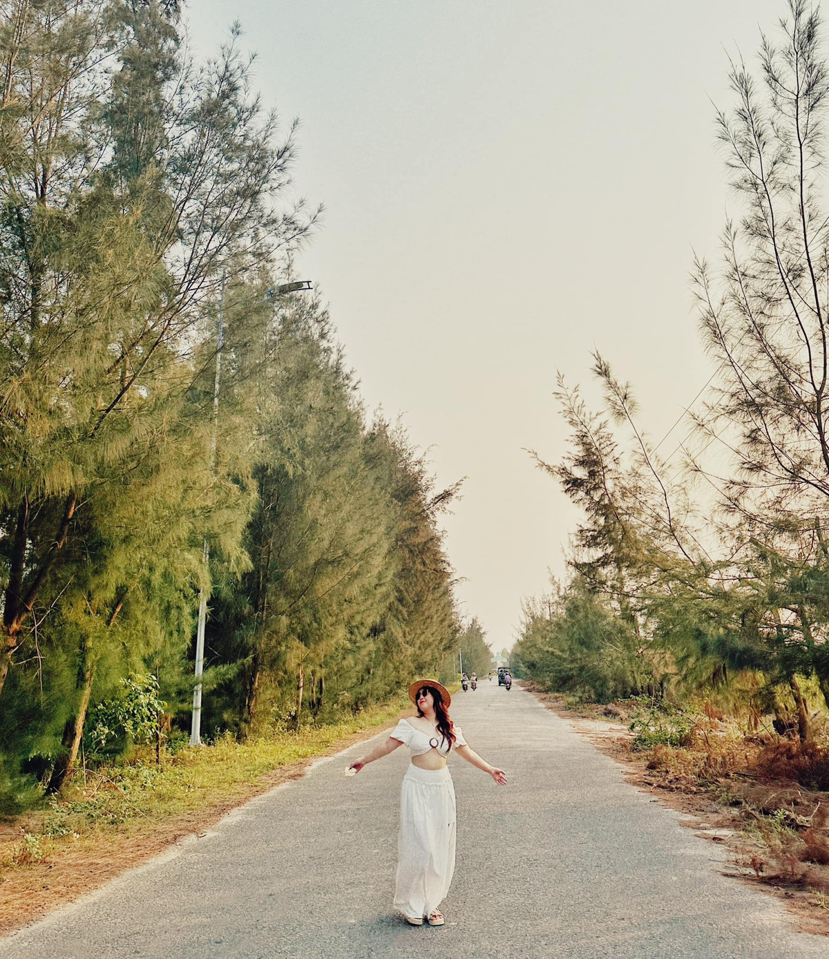 Den Quan Lan cam nhan net dep hoang so-Hinh-8