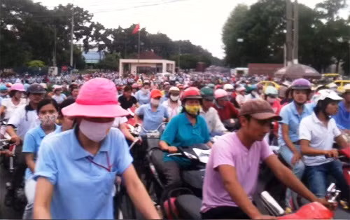 Sân chơi dành cho công nhân quá ít hoặc nếu có thì cũng là những nơi giải trí tốn kém tiền bạc.