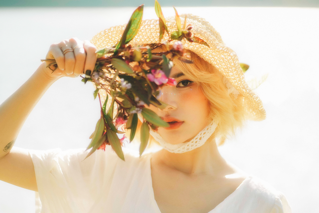 Nang Gen Z mong mo giua khung canh cua Da Lat