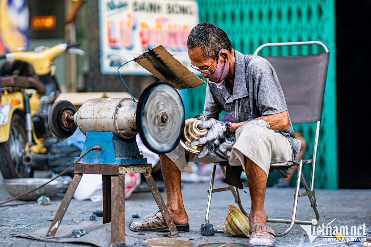 Dich vu danh bong lu dong o TP.HCM vao mua hot bac