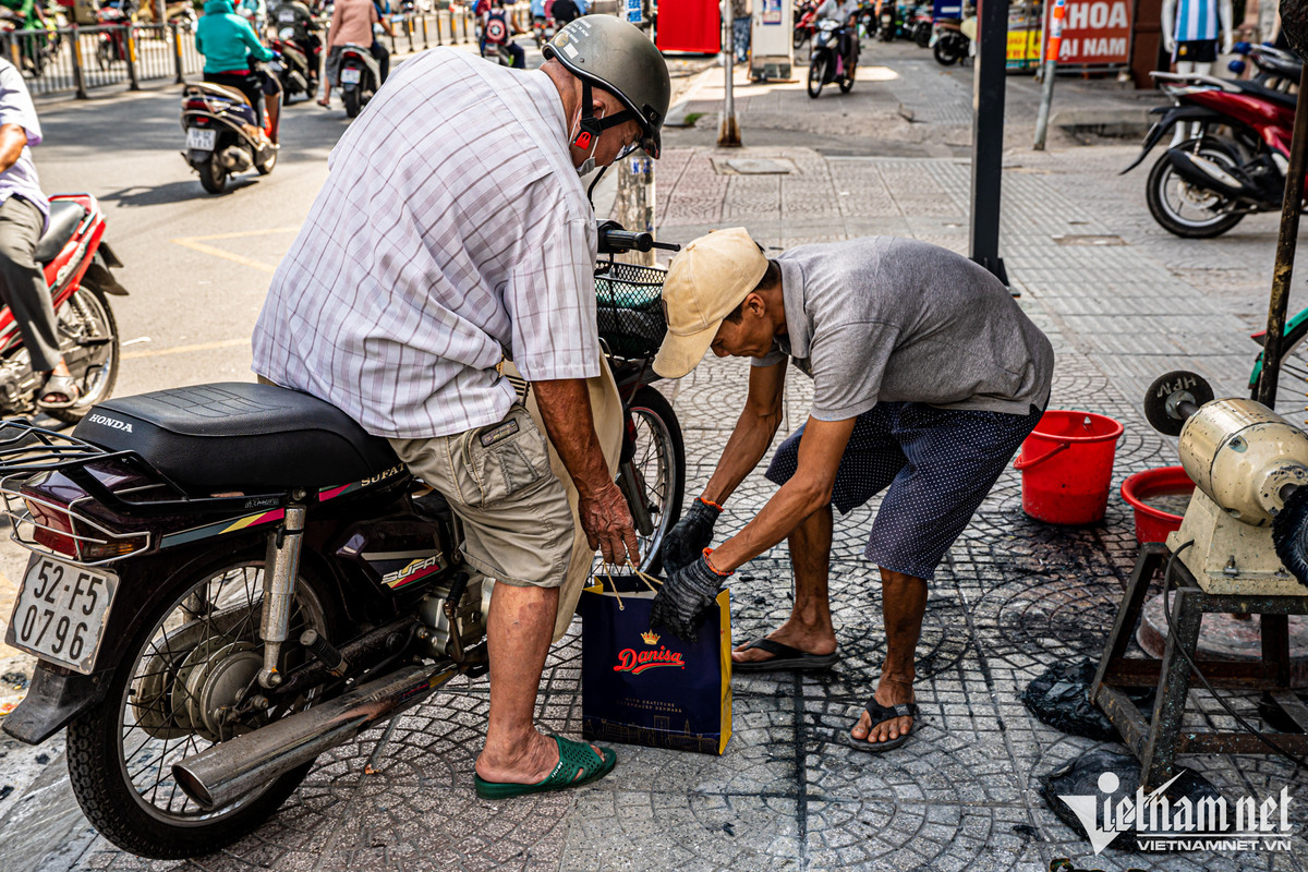 Dich vu danh bong lu dong o TP.HCM vao mua hot bac-Hinh-8