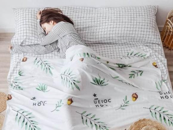 Nguoi trung nien va cao tuoi di du lich, hay co gang mang theo 4 thu nay