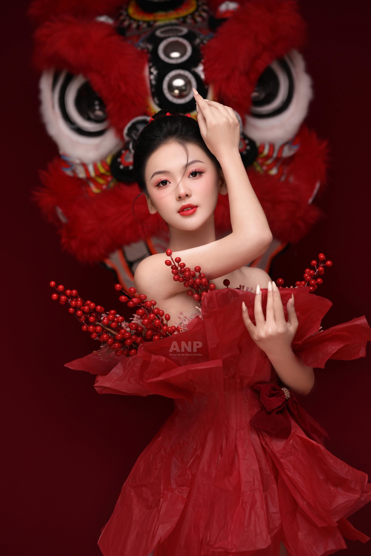 Co nang mau anh nguoi Viet goc Hoa thu hut cong dong mang