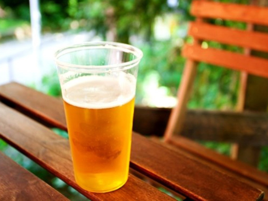 Tet uong bia con thua dung voi do di ma hay de lam viec nay-Hinh-2