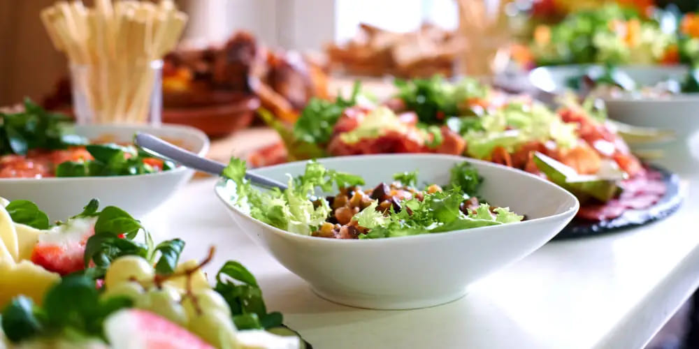 Loại rau nhan nhản đầy chợ Việt Nam thành của hiếm ảnh 1