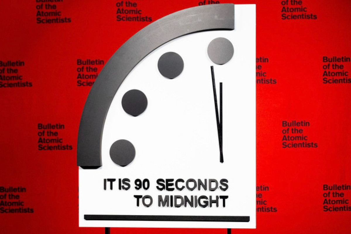 'Đồng hồ Ngày tận thế' tiến gần tới nửa đêm 'Dong ho Ngay tan the' tien gan toi nua dem