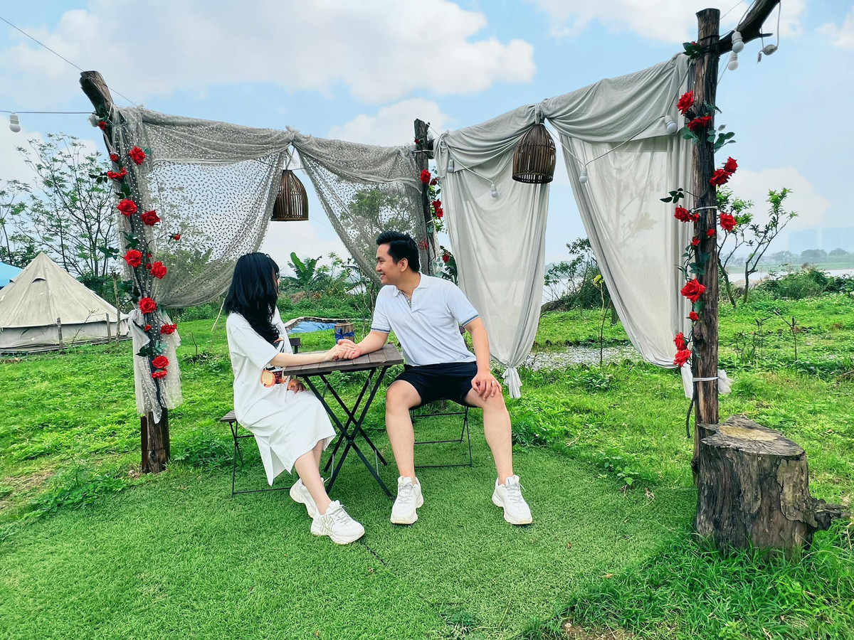 Lần hiếm hoi MC Hạnh Phúc VTV đăng ảnh bà xã và con gái - Hình 6 Lan hiem hoi MC Hanh Phuc VTV dang anh ba xa va con gai-Hinh-6