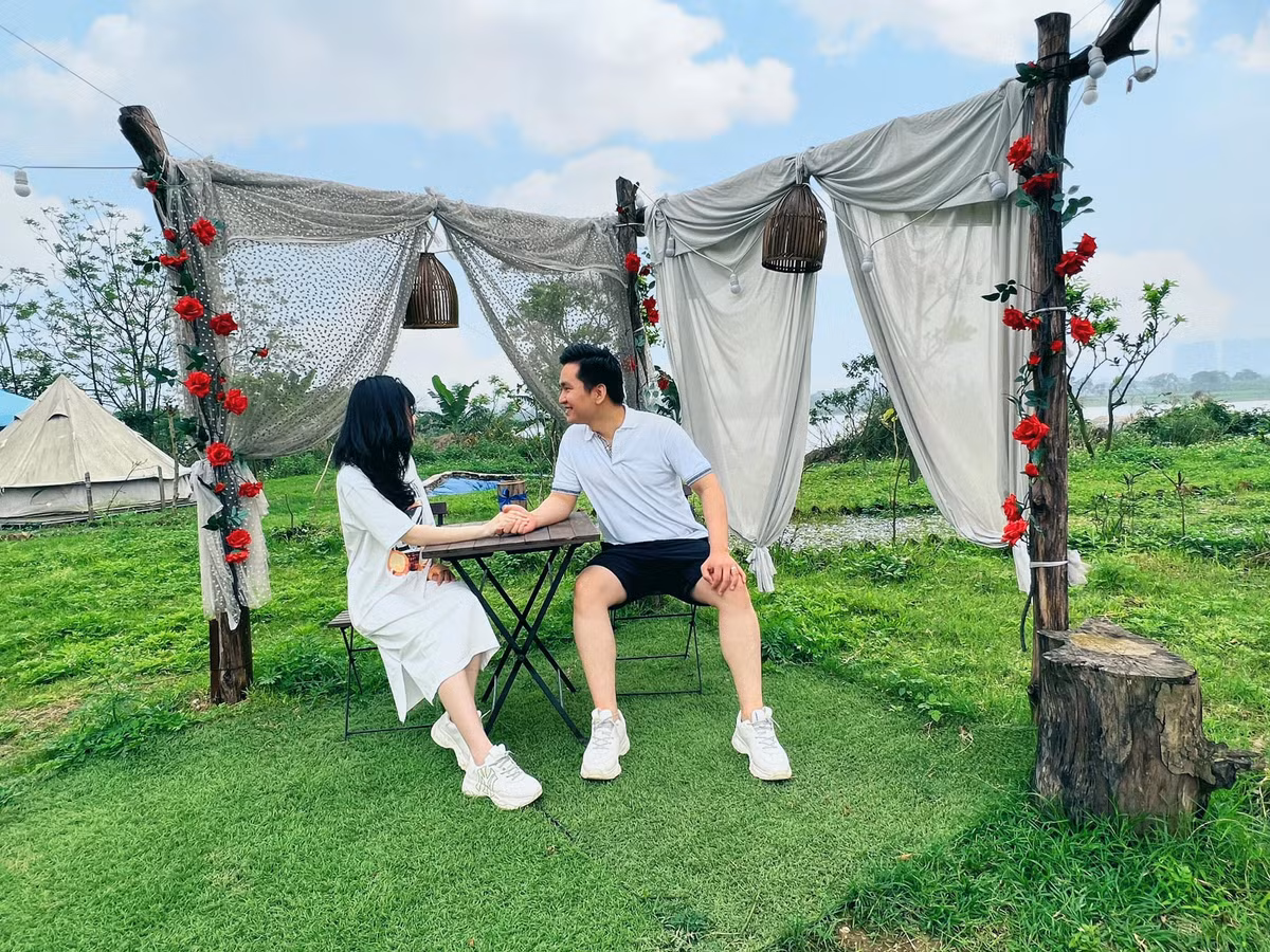 Lan hiem hoi MC Hanh Phuc VTV dang anh ba xa va con gai-Hinh-6