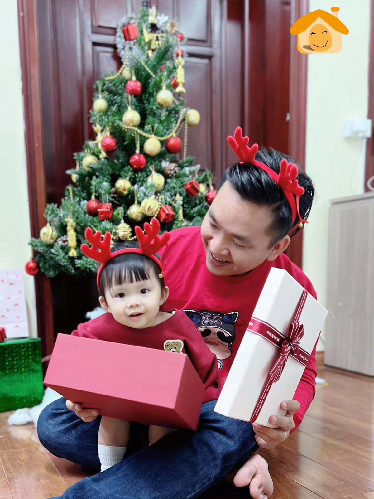 Lần hiếm hoi MC Hạnh Phúc VTV đăng ảnh bà xã và con gái - Hình 4 Lan hiem hoi MC Hanh Phuc VTV dang anh ba xa va con gai-Hinh-4