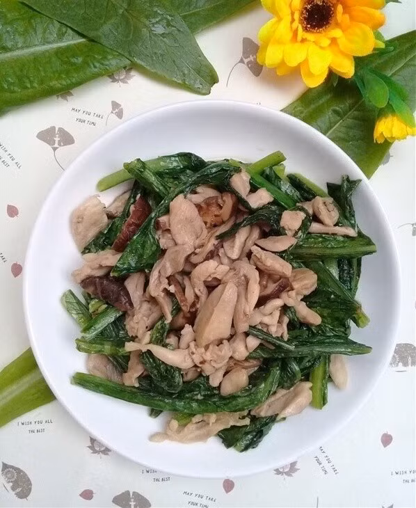 Loai rau cuc giau can xi, dung chi an song ma mang xao-Hinh-2