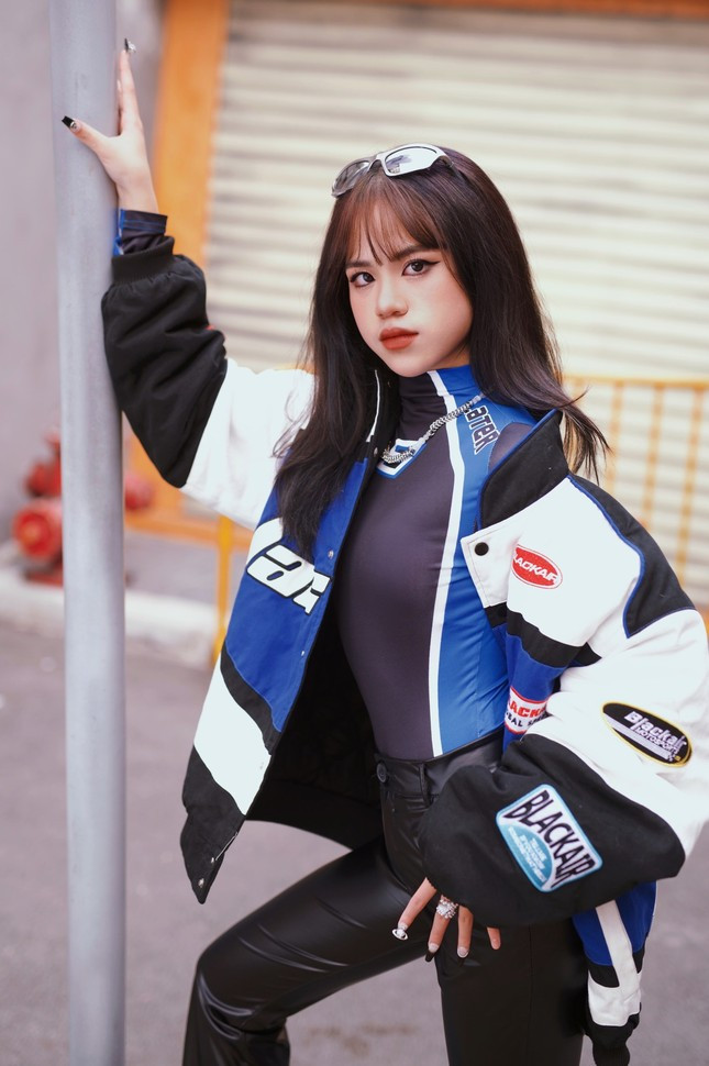 Choang ngop voi Top 10 Dai su THPT - Amsterdam 2023-Hinh-9