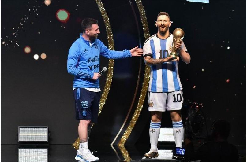 Ronaldo, Messi, Ibrahimovic và cuộc chiến 'pho tượng' - Hình 2 Ronaldo, Messi, Ibrahimovic va cuoc chien 'pho tuong'-Hinh-2