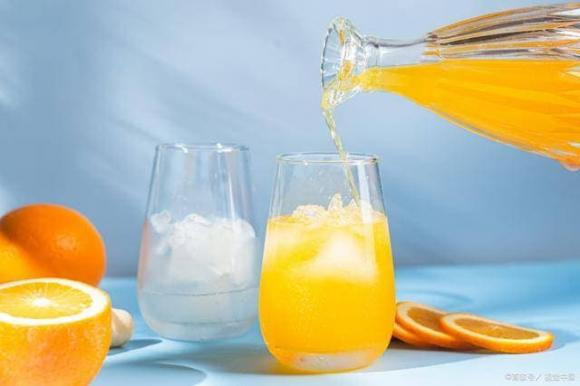 Nguoi dan ong 50 tuoi liet nua dem vi nhoi mau nao