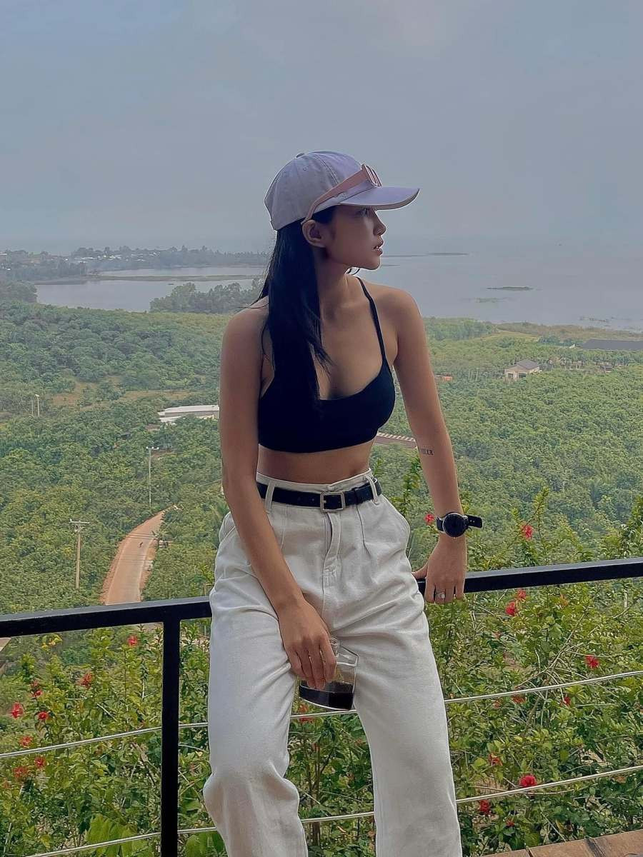 Mac dep xuong pho voi mot cong thuc khoe eo thon-Hinh-2