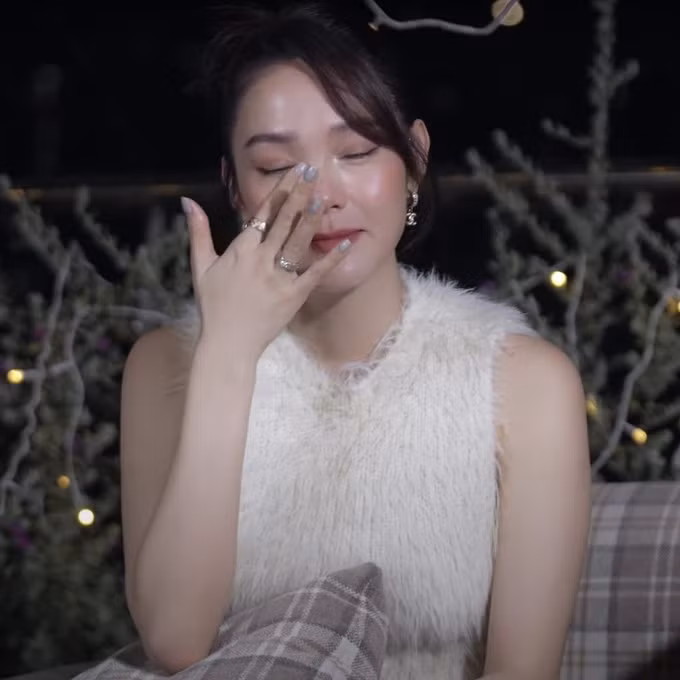 Sao Viet chi tien ty de co con nho thu tinh nhan tao