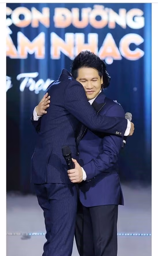 Meo doc la va mon li xi khong giong ai cua ca si Trong Tan-Hinh-7