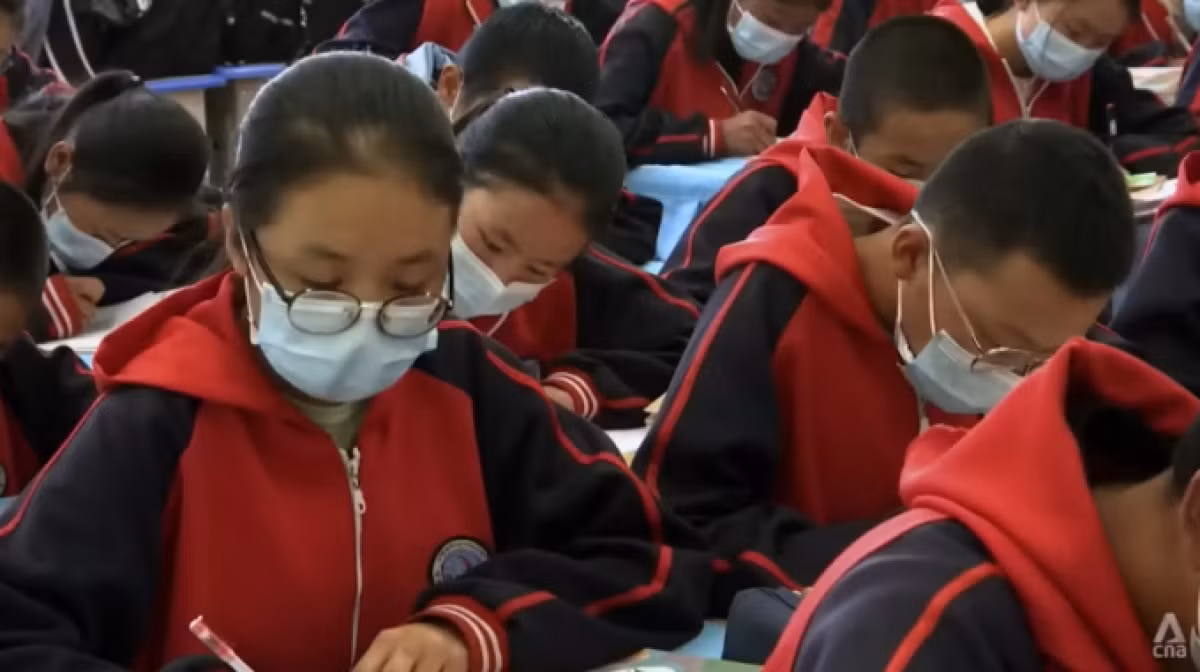 Trung Quoc ra quy dinh phat nang giao vien tu y day them