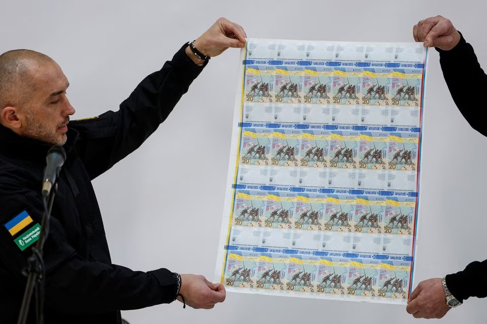Ukraine phát hành tiền giấy đánh dấu một năm xung đột - Hình 3 Ukraine phat hanh tien giay danh dau mot nam xung dot-Hinh-3