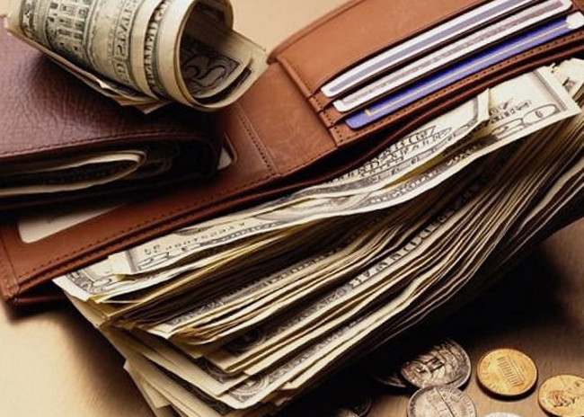 Ví tiền là đồ dùng quen thuộc gắn liền với tiền tài và nhiều giấy tờ tùy thân của mỗi người. Ví tiền rất tiện ích và nó có ý nghĩa lớn với cuộc sống của chúng ta.