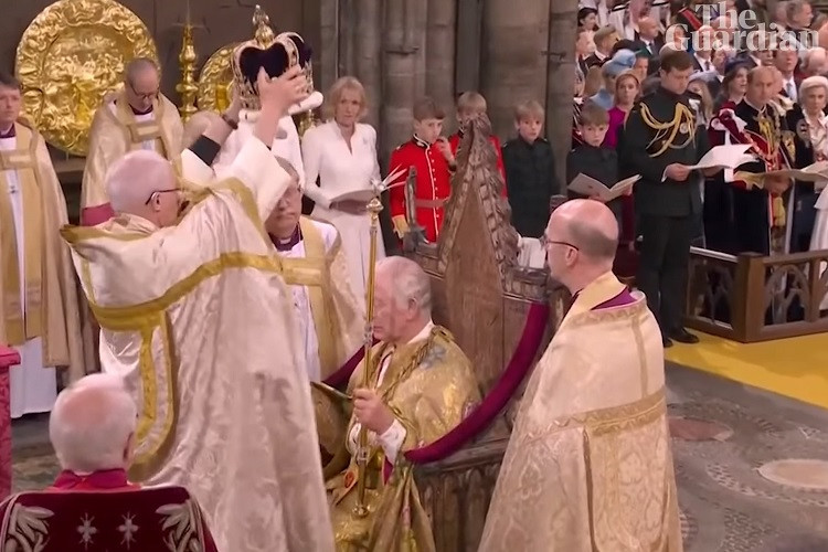 Vua Charles III doi vuong mien, chinh thuc dang quang-Hinh-5