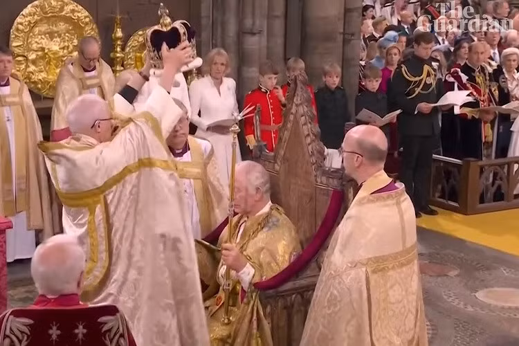 Vua Charles III doi vuong mien, chinh thuc dang quang-Hinh-5