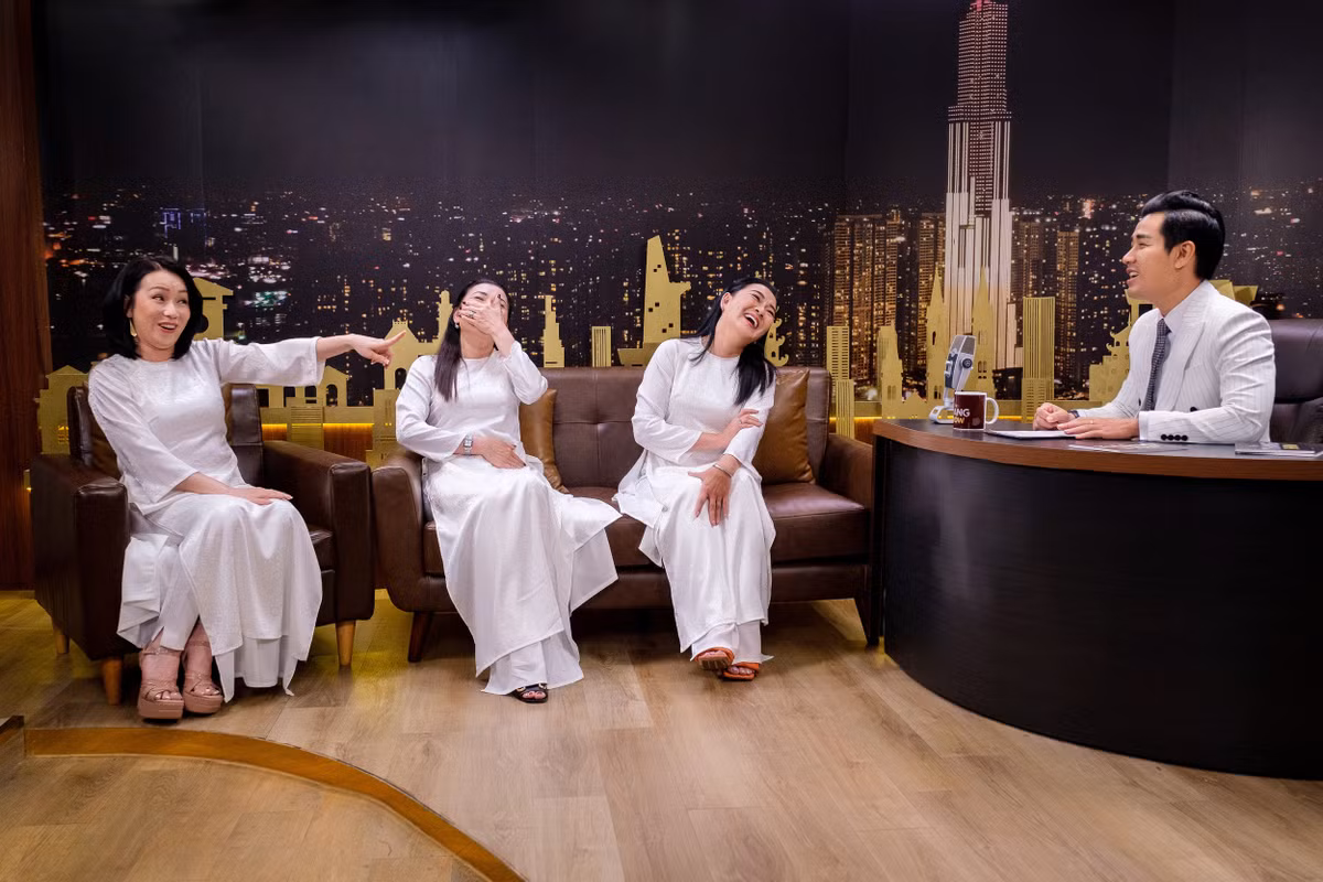 Minh Tu 'Tam ca Ao trang' lam me don than, nuoi con benh tat o My