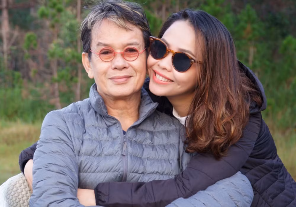 Cách nhau 44 tuổi, nhạc sĩ Đức Huy và vợ chẳng giận nhau quá nửa ngày - Hình 3 Cach nhau 44 tuoi, nhac si Duc Huy va vo chang gian nhau qua nua ngay-Hinh-3