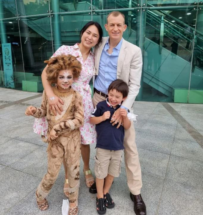 Hai dua tre tung noi tieng toan cau vi pha bo tren song truyen hinh-Hinh-4