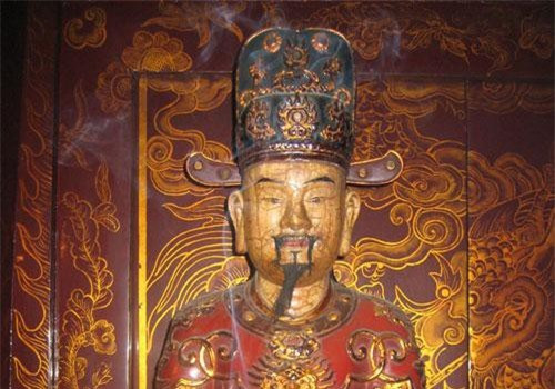 Vị vua Việt nào băng hà trên chiến trường năm 27 tuổi? Vi vua Viet nao bang ha tren chien truong nam 27 tuoi?