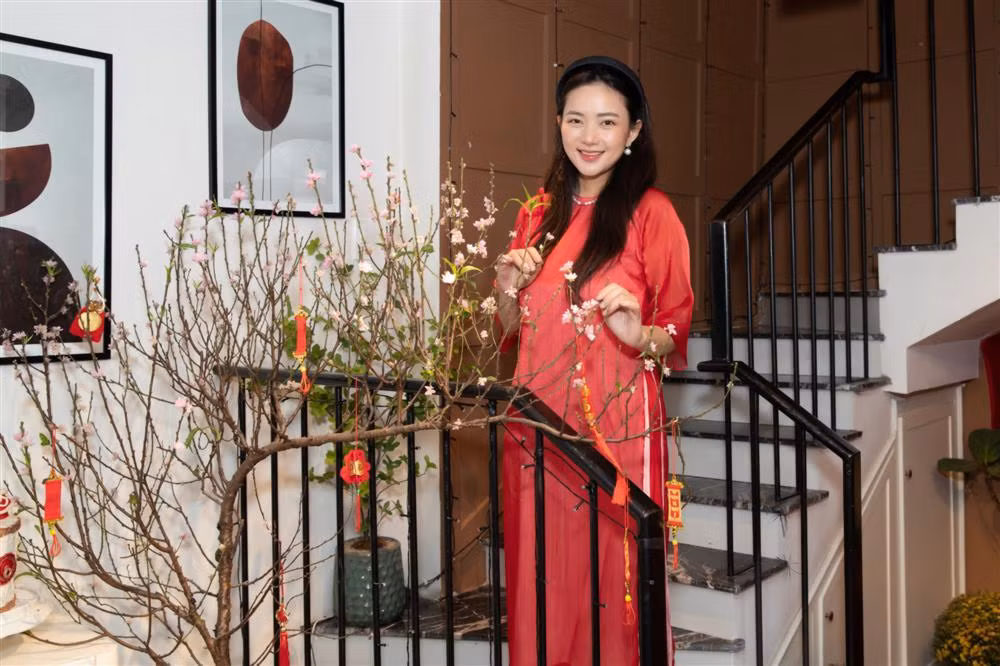 Phan Nhu Thao tre hon han khi dien ao dai nho giam 22kg-Hinh-6