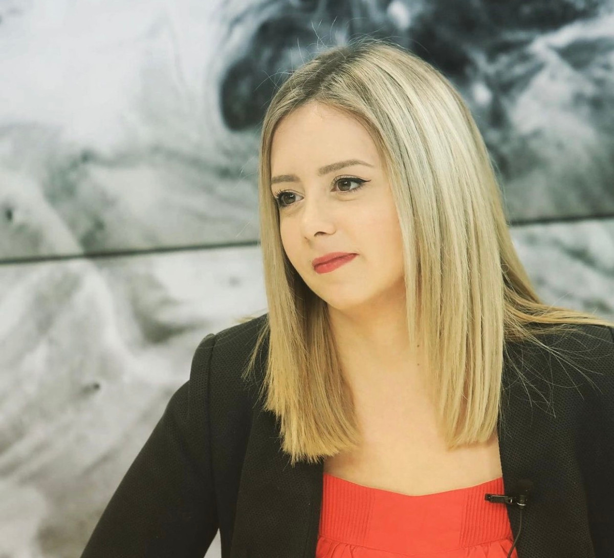 Dù sở hữu vẻ đẹp đáng chú ý trong làng billiard nhưng người đẹp 9X không xuất hiện nhiều trước ống kính truyền thông. Cô chỉ cố gắng để hoàn thành công việc và đam mê, không quan tâm đến sự nổi tiếng.