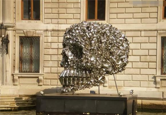 “Ngu bat buong trong nha, tai khong vuong” nghia la gi?-Hinh-6