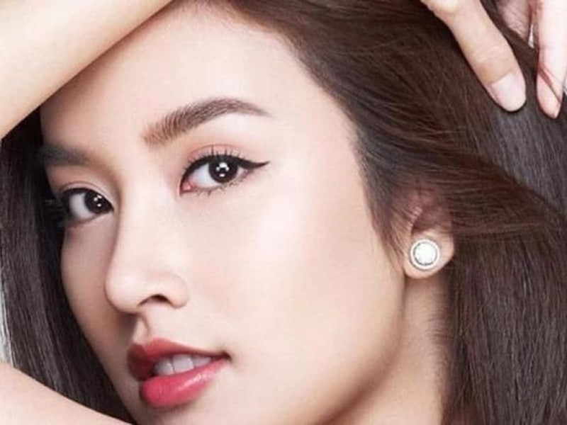 Lông mày chữ V. Những người sở hữu dáng chân mày này thường là những người được sinh ra trong một gia đình khá giả, có điều kiện về kinh tế. Ngoài ra những người này thông thường là những người sở hữu một cái đầu lạnh. Có thể kiểm soát hành động và cảm xúc của bản thân một cách tốt nhất.