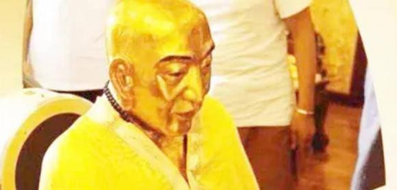 Cac chuyen gia kinh ngac sau khi chup X-quang xac nha su