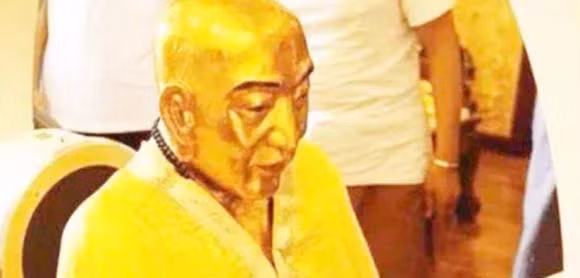 Cac chuyen gia kinh ngac sau khi chup X-quang xac nha su