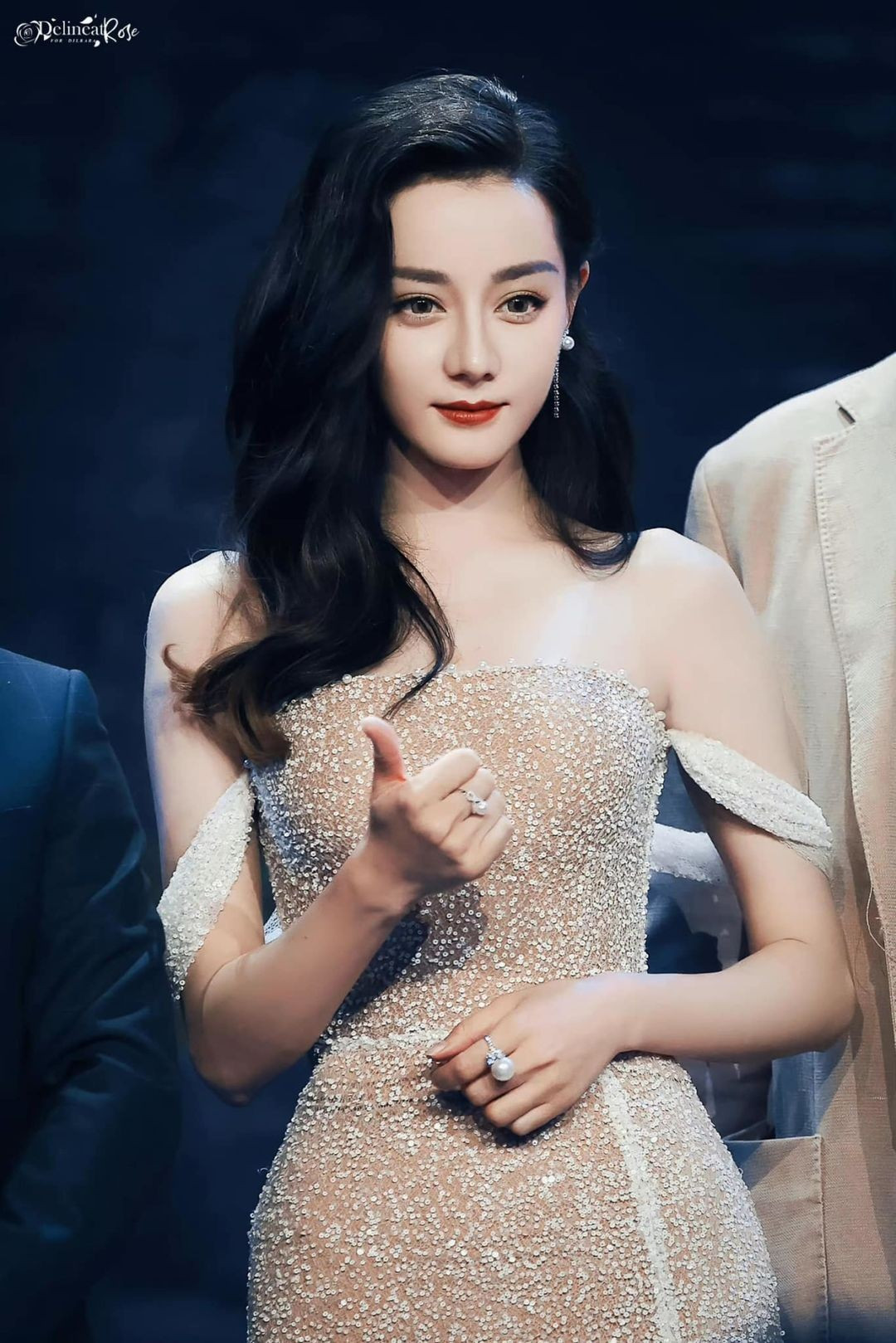 Voc dang goi cam cua 'my nhan Tan Cuong' Dich Le Nhiet Ba