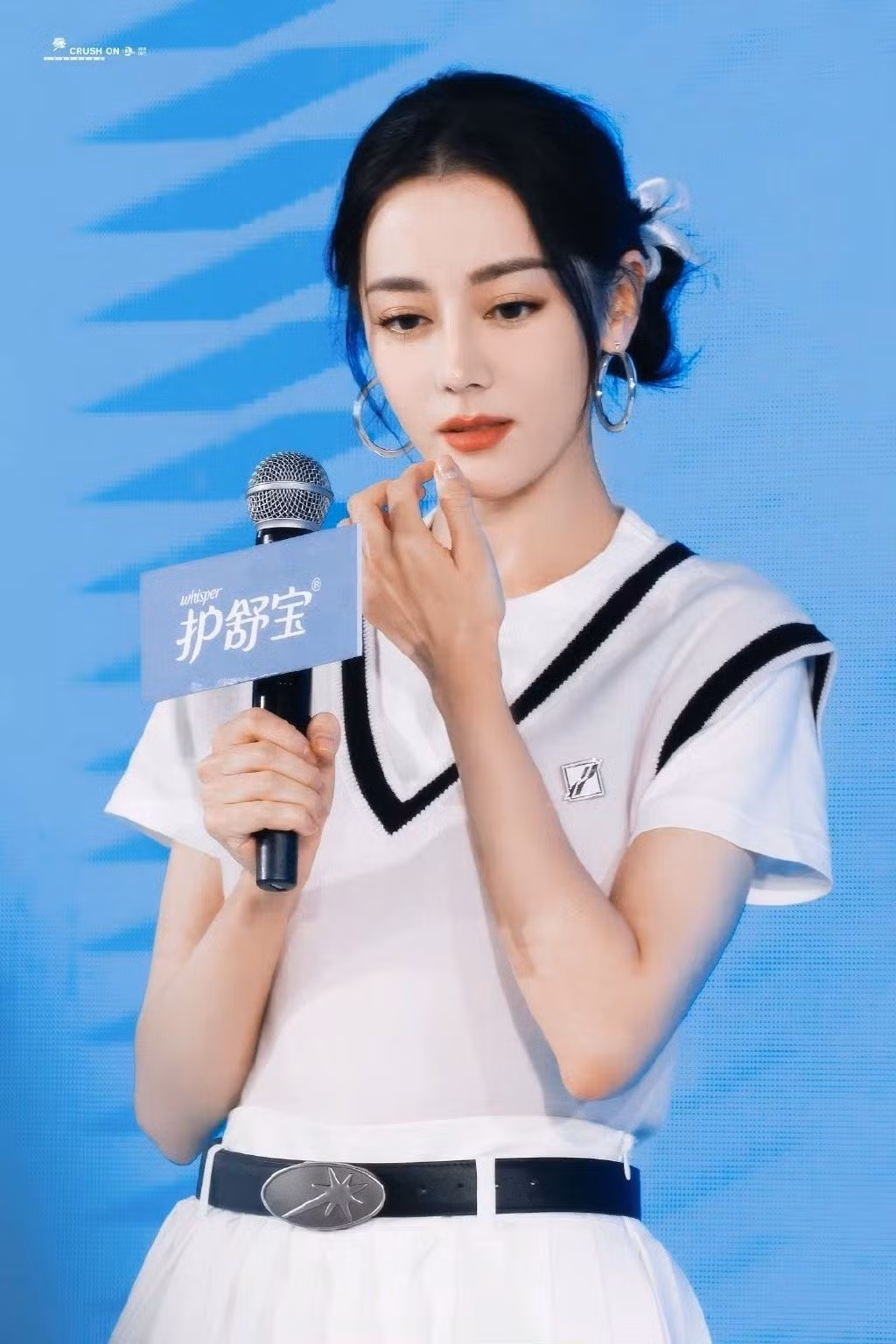 Vóc dáng gợi cảm của 'mỹ nhân Tân Cương' Địch Lệ Nhiệt Ba