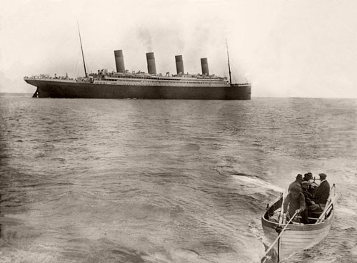 ##sc### Hình ảnh cuối cùng của tàu Titanic khi rời bến tàu Queenstown vào 12/4/1912. 