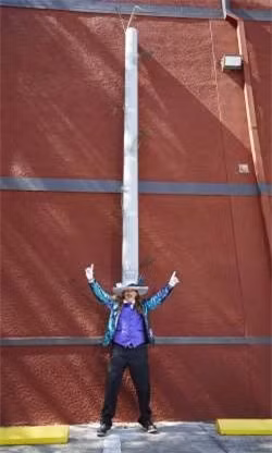  Chiếc mũ dài nhất thế giới, với chiều dài 4,8m thuộc về anh Odilon Ozare tại Florida, Mỹ.