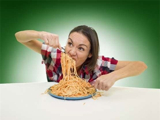 ##sc### Cô Michelle Lesco đạt kỷ lục người ăn mì pasta nhanh nhất thế giới, với thời gian 26,69 giây. 