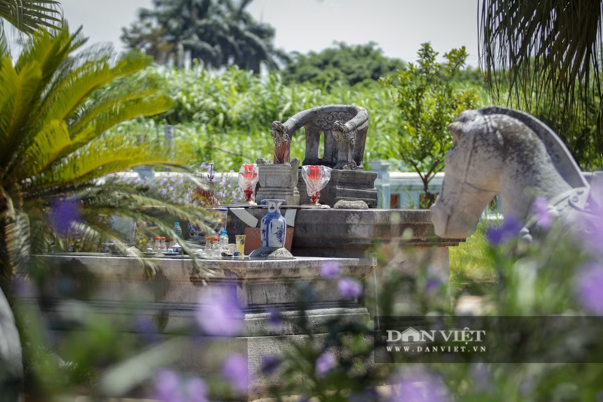 Đến những năm 1980, một cuộc khai quật khảo cổ với quy mô lớn được hoàn thành thì lăng mộ đá với quy mô lớn hiện ra trước sự ngỡ ngàng của người dân trong vùng.