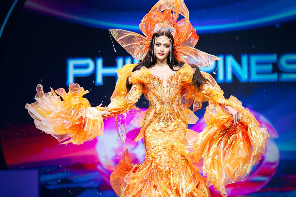 Hoa hau Xuan Hanh gay bung no tai Miss Cosmo-Hinh-5