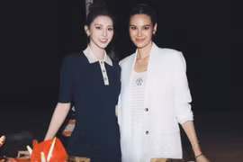 Hoa hậu Tiểu Vy rạng rỡ đọ sắc Miss Universe 2018, nhan sắc 'không lép vế'