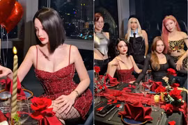 Huyền Baby diện váy hai dây khoe vòng 1 gợi cảm trong tiệc Halloween